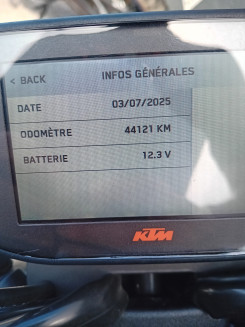KTM 890 DUKE R