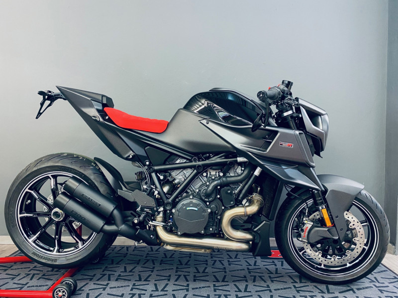 KTM BRABUS 1300 R EDITION (315€/mois)