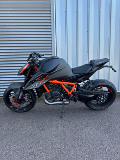 KTM 1290 SUPER DUKE R EVO