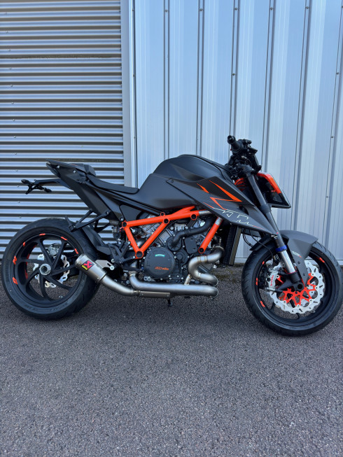 KTM 1290 SUPER DUKE R EVO
