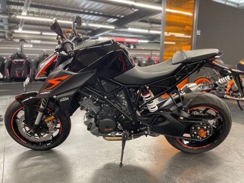 KTM 1290 SUPER DUKE R