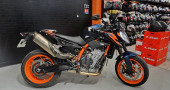 KTM 890 DUKE R