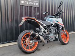 KTM 125 DUKE   1ERE MAIN  SEULEMENT 2900 KILOMETRES