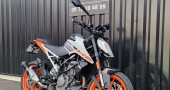 KTM 125 DUKE   1ERE MAIN  SEULEMENT 2900 KILOMETRES