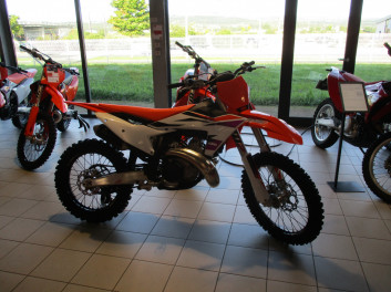 KTM 300 SX 2024 1h à partir de 149e/mois*