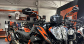 KTM 890 DUKE R
