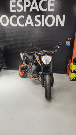 KTM 890 DUKE R