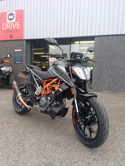 KTM 125 DUKE ABS + akrapovic