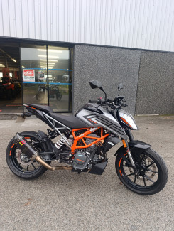 KTM 125 DUKE ABS + akrapovic
