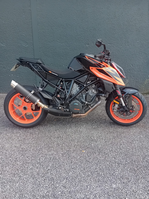 KTM 1290 SUPER DUKE R