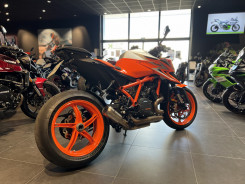 KTM 1290 SUPER DUKE R EVO