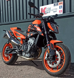 SUPERBE KTM 890 DUKE GP