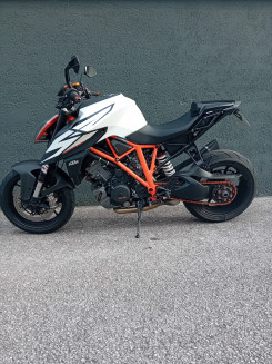KTM 1290 SUPER DUKE R