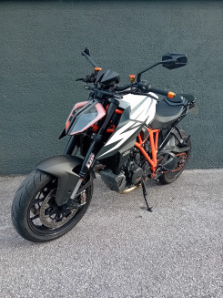 KTM 1290 SUPER DUKE R