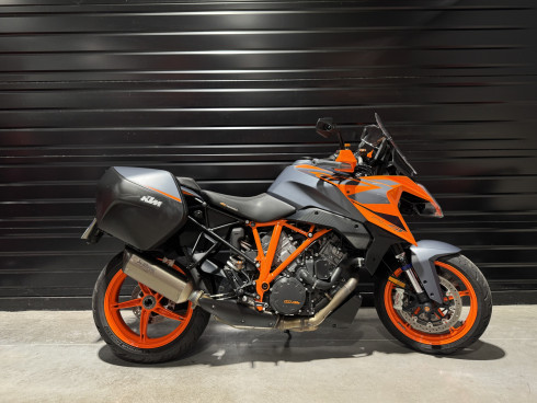KTM 1290 SUPER DUKE GT 2022