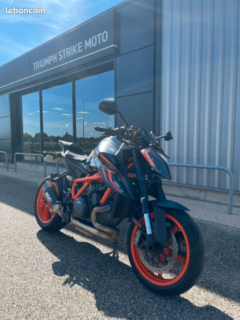 KTM 1290 SUPER DUKE R EVO