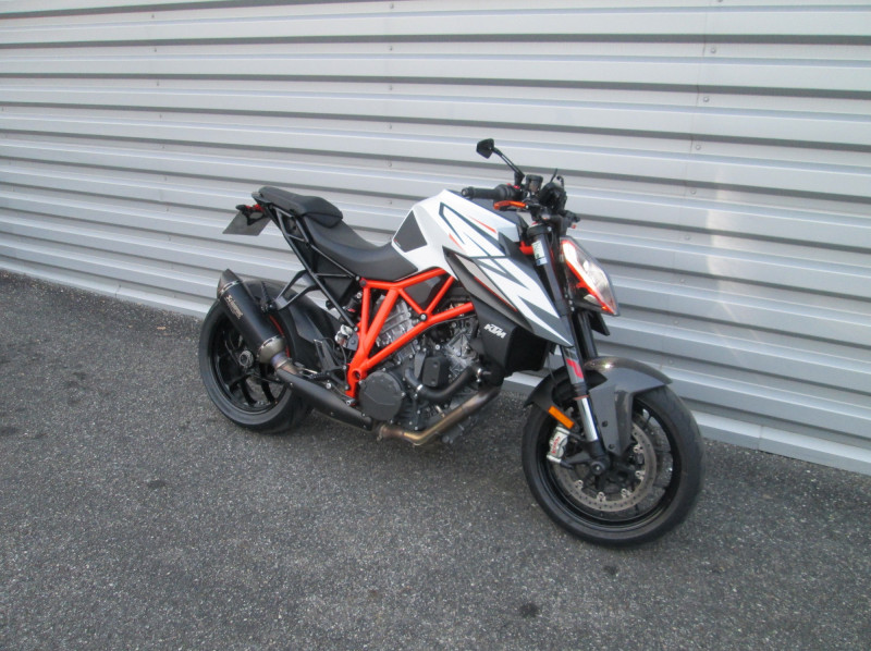 KTM 1290 SUPER DUKE R