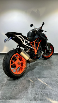 KTM 1290 SUPER DUKE R V2