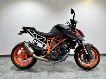 KTM 1290 SUPER DUKE R V2