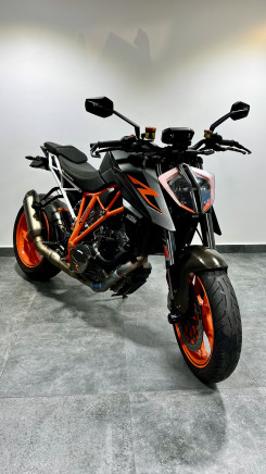 KTM 1290 SUPER DUKE R V2