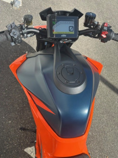KTM 1290 SUPER DUKE R v3