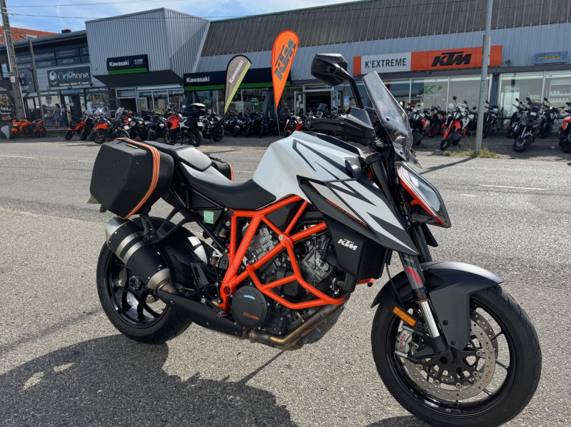 KTM 1290 SUPER DUKE R