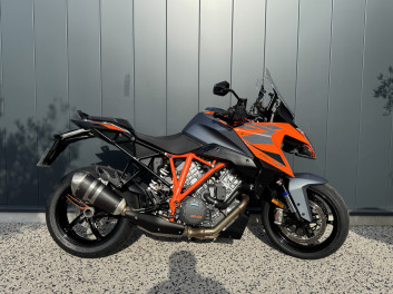 KTM 1290 SUPER DUKE GT 2023