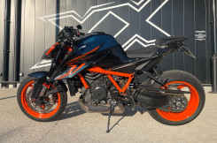 KTM 1290 SUPER DUKE R TECH PACK