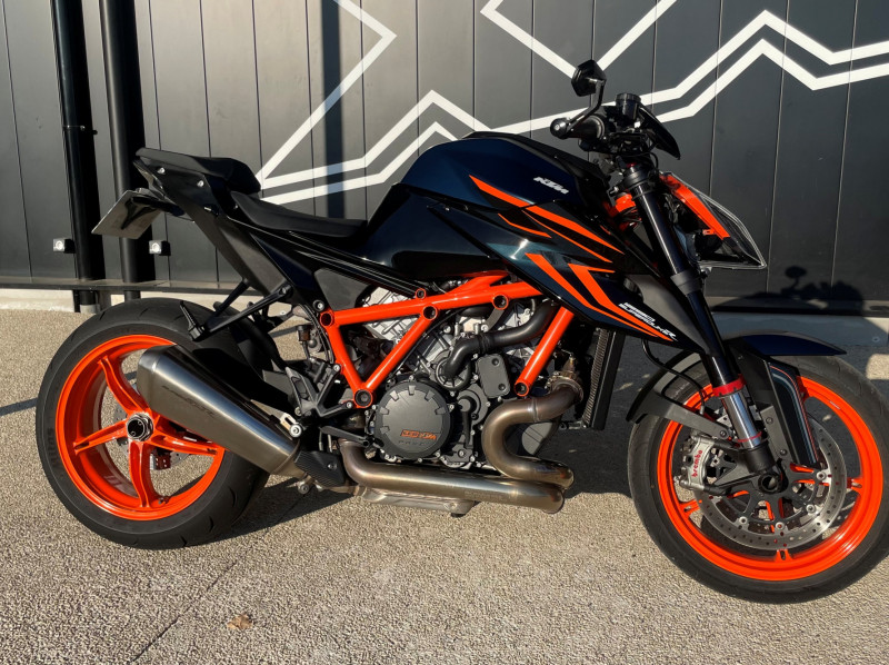 KTM 1290 SUPER DUKE R TECH PACK