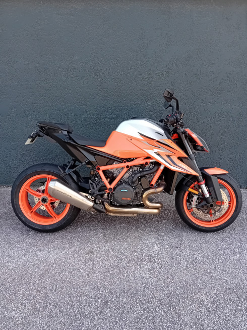 KTM 1290 SUPER DUKE R
