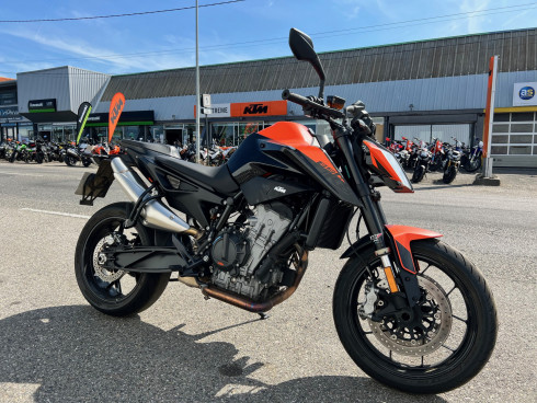 KTM 890 DUKE