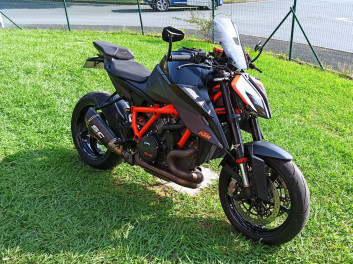 KTM 1290 SUPER DUKE R