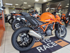 KTM 1390 SUPER DUKE R 