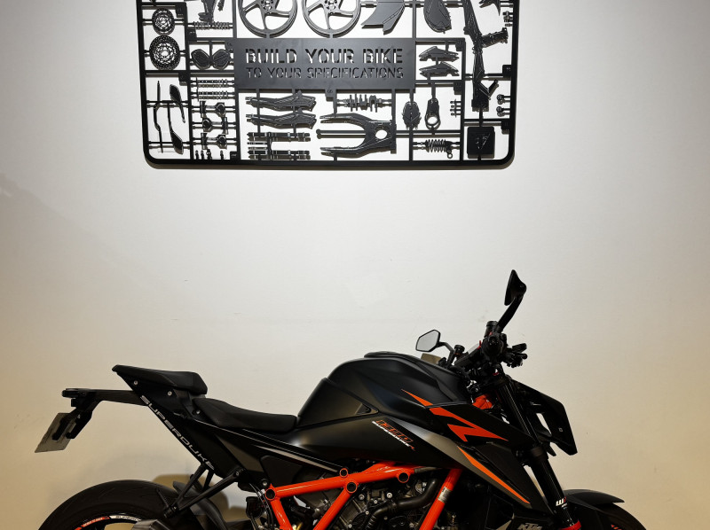 KTM 1390 SUPER DUKE R