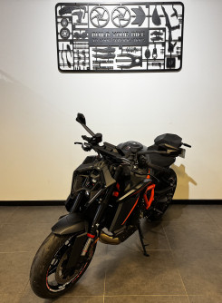 KTM 1390 SUPER DUKE R