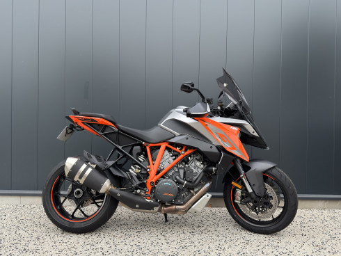 KTM 1290 SUPER DUKE GT 2016