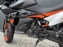 KTM 890 SMT 2024