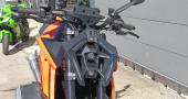 KTM SUPER DUKE 1390 R EVO 1ER MAIN A SASIR 
