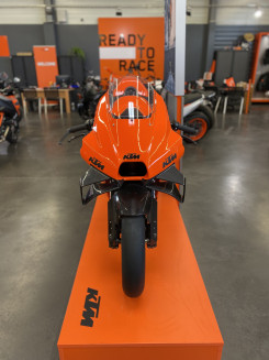 KTM RC 8C