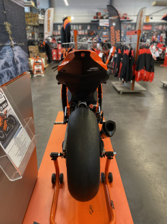 KTM RC 8C