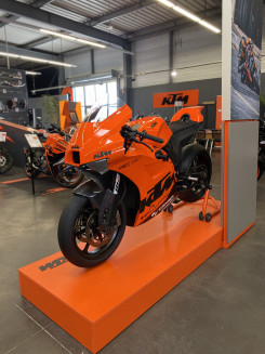 KTM RC 8C