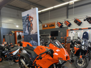 KTM RC 8C