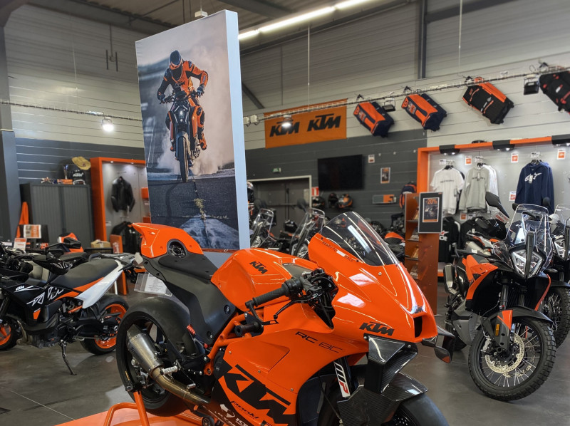 KTM RC 8C